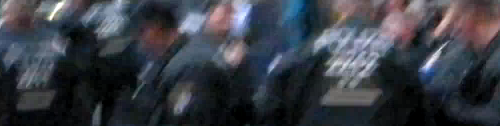 pruegelndeBerlinerPolizisten.png